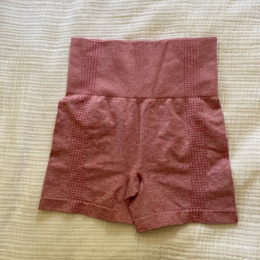 Seamless high waisted shorts size small